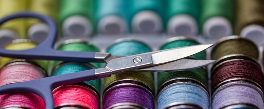 Collezione primavera per aziende: gadget i filati di Seterie Mosconi