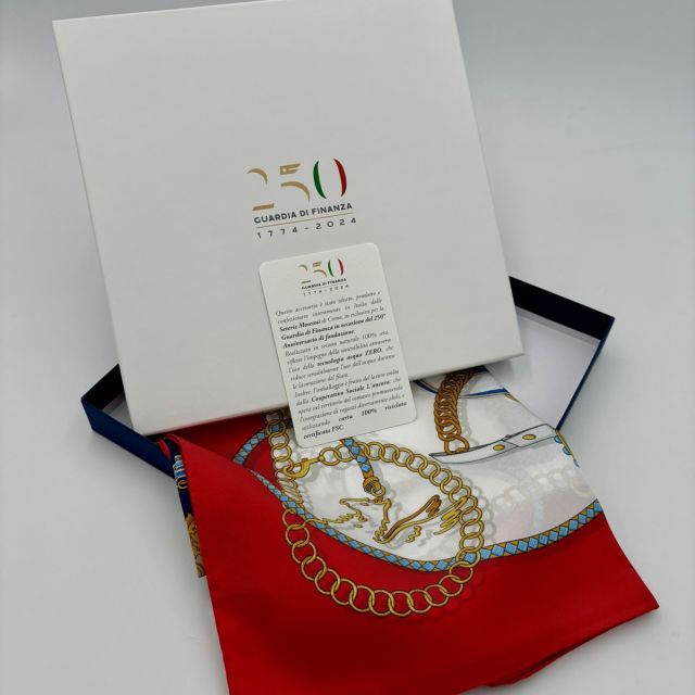 Personalized foulard for 250 years Guardia di Finanza