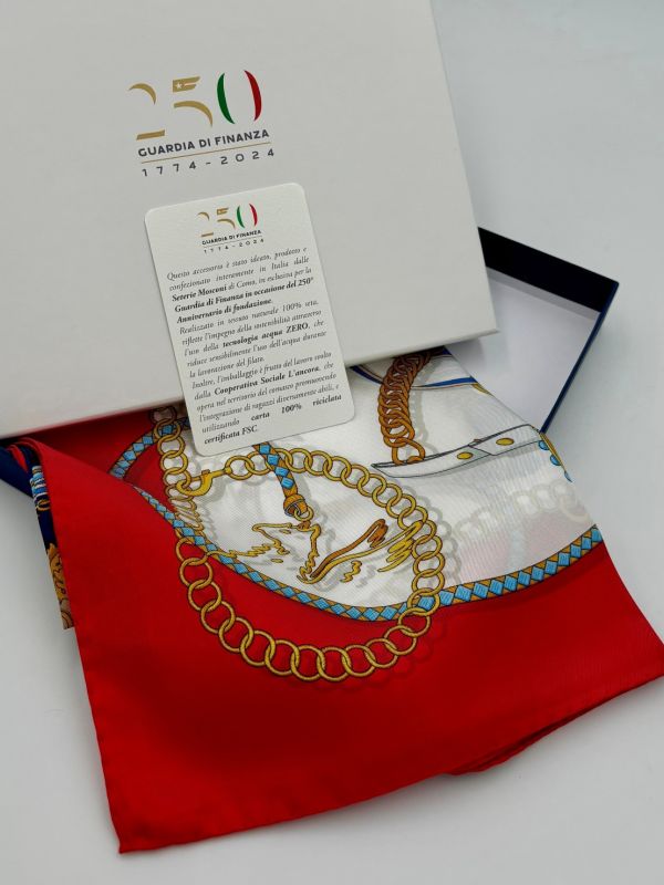 Foulard personalizzato per 250 anni della Guardia di Finanza