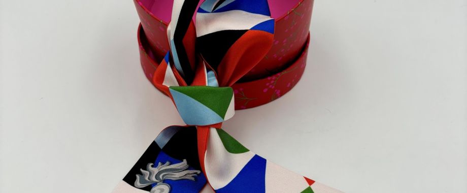 Twilly colorato con motivi geometrici