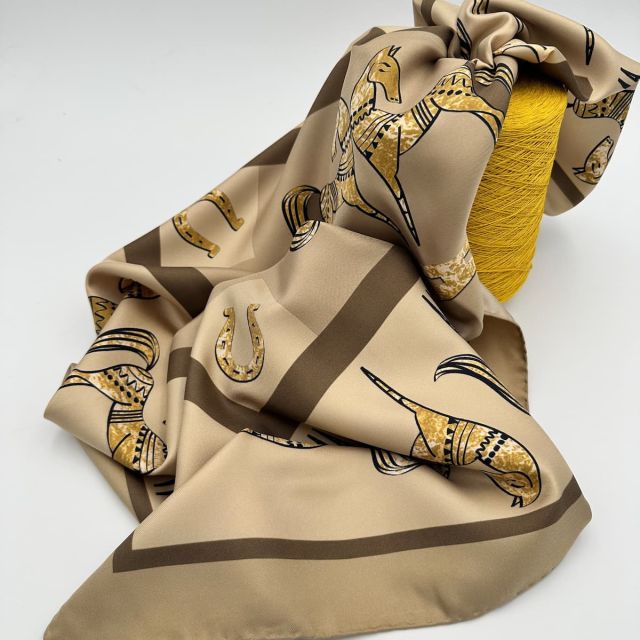 Beige foulard