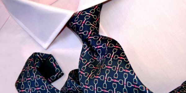 abbinare camicia e cravatta