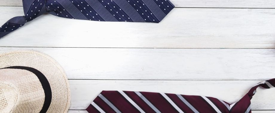Cravatte e foulard estivi tessuti pregiati per l'estate