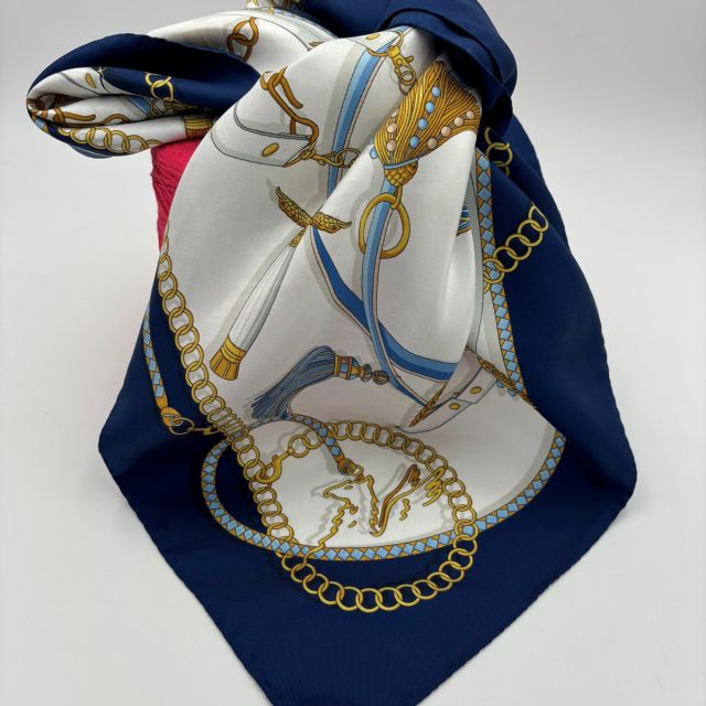 Personalized foulard for 250 years Guardia di Finanza